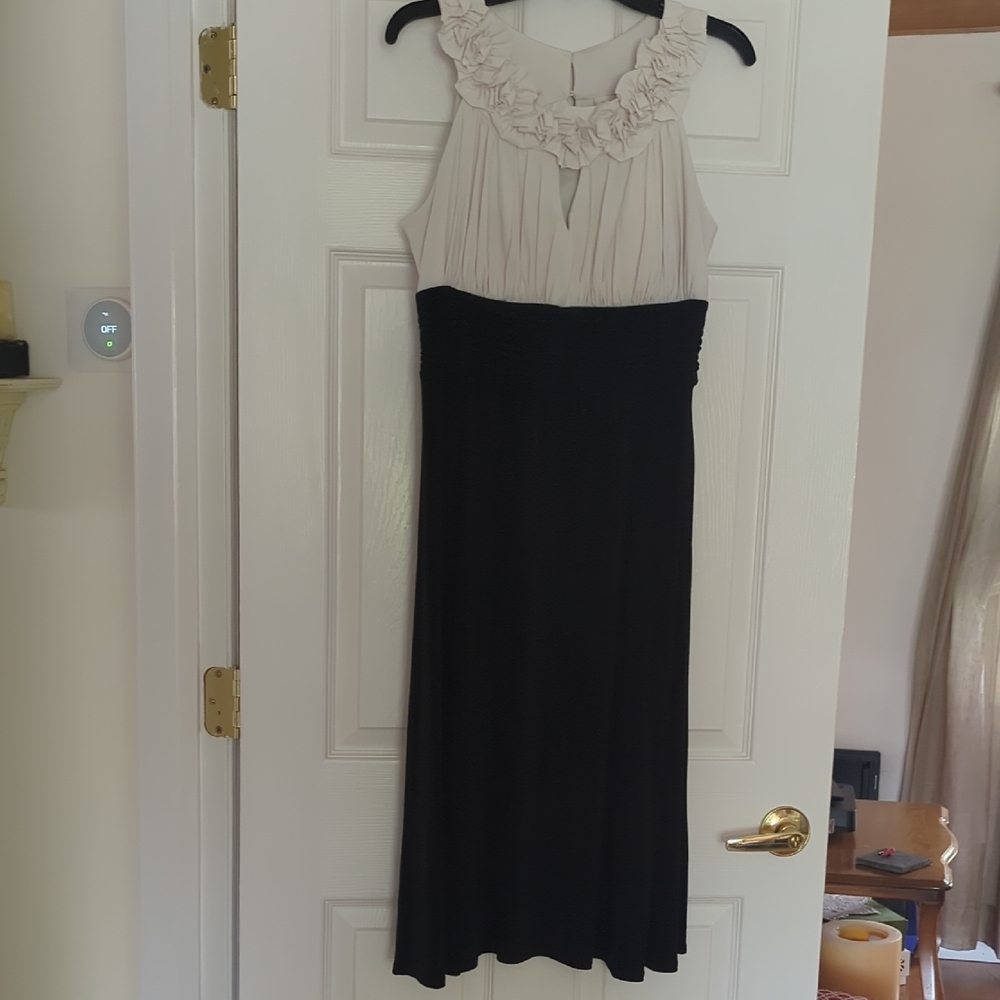 Signature by Sangria Cream Ruched Halter Midi Dress